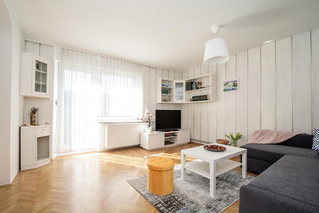 Magnolia Apartment - Free Private Parking ลูบลิยานา ภายนอก รูปภาพ